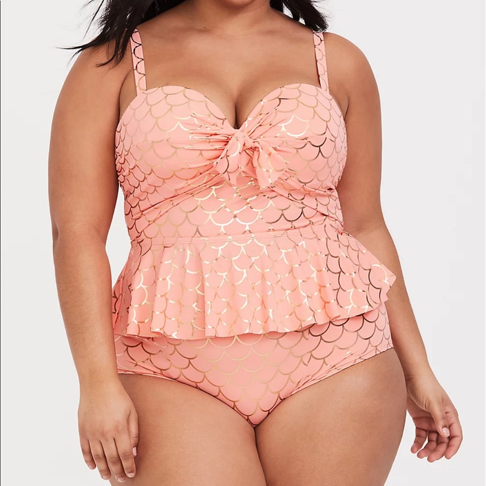 Torrid peplum tie front tankini size 2, top and bottom